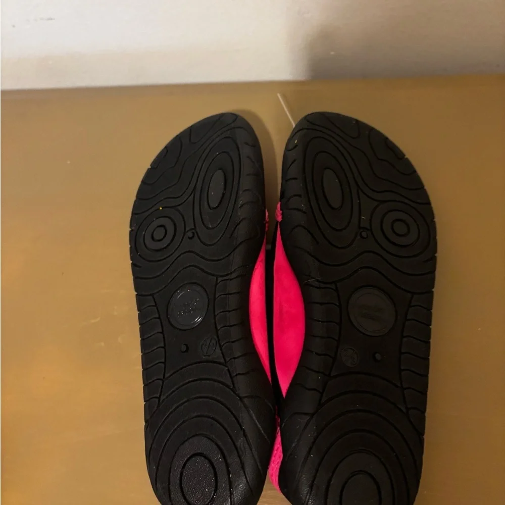 Pink and Black water Shoes girls 2/3